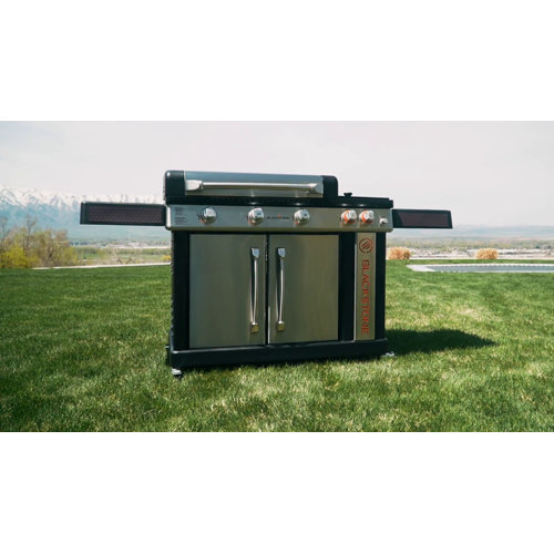 Blackstone 3 Burner Free Standing Liquid Propane 48000 BTU Gas Grill